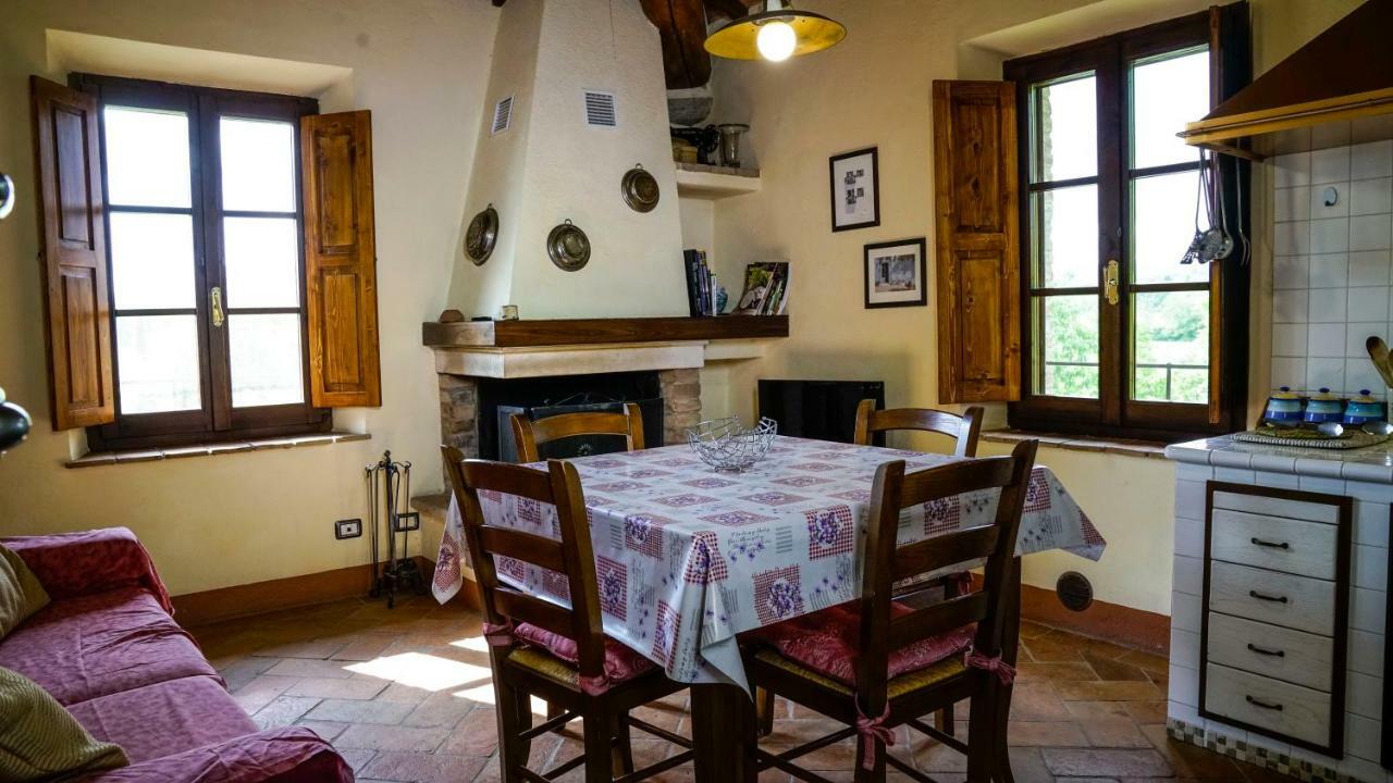 La Casa Del Fattore 蒙特里久尼 外观 照片